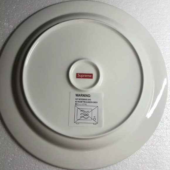 NiB SUPREME WATCH PLATE iN HAND SOLD OUT! - Picture 2 of 2